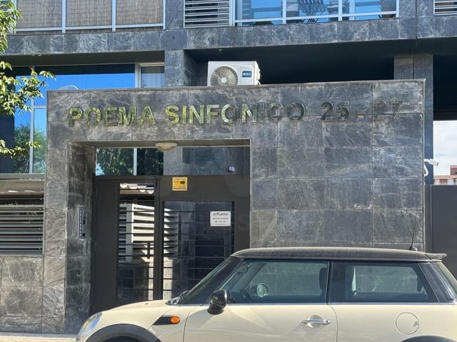 Autotalli myytävänä paikassa Cuatro Vientos, Madrid kaupunki - 22 950 € (Ref: 10029775)