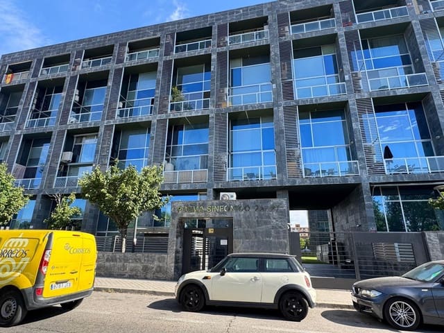 Garage til salg i Cuatro Vientos, Madrid by - € 22.950 (Ref: 10029775)