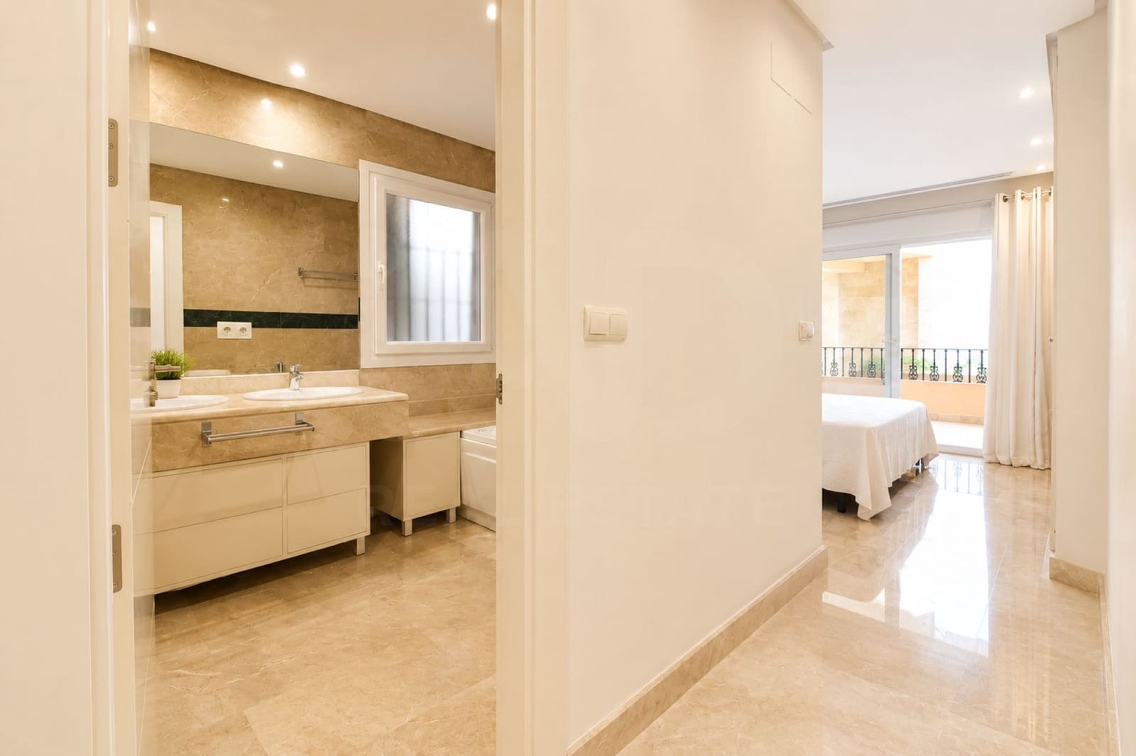 2 Zimmer Apartment zu verkaufen in Marbella mit Garage - 585.000 € (Ref: 10029910)