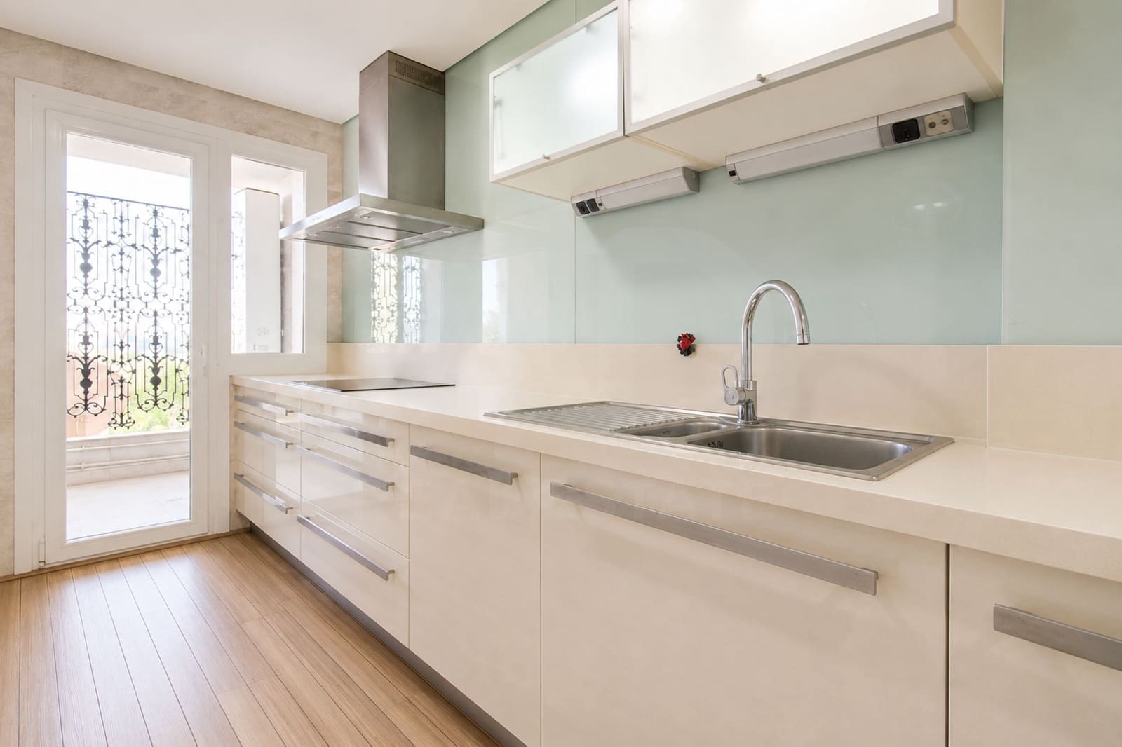 2 Zimmer Apartment zu verkaufen in Marbella mit Garage - 585.000 € (Ref: 10029910)