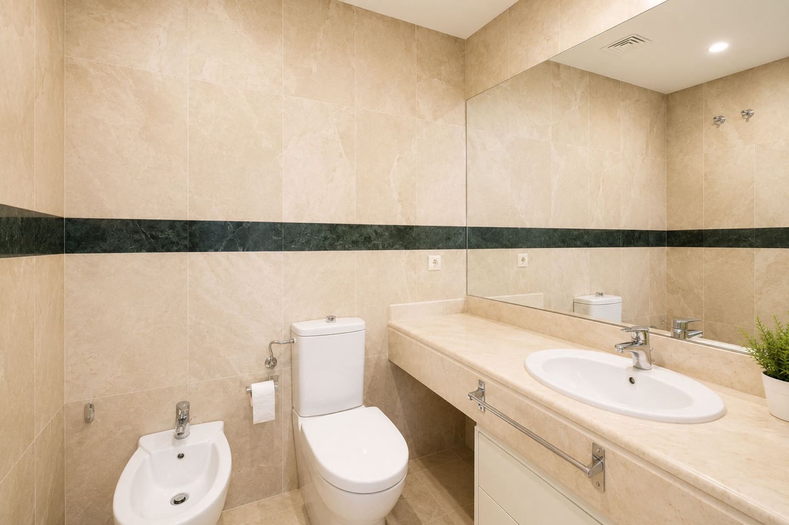 2 Zimmer Apartment zu verkaufen in Marbella mit Garage - 585.000 € (Ref: 10029910)