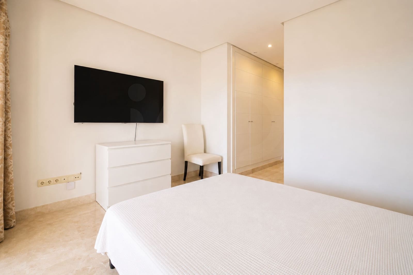 2 Zimmer Apartment zu verkaufen in Marbella mit Garage - 585.000 € (Ref: 10029910)