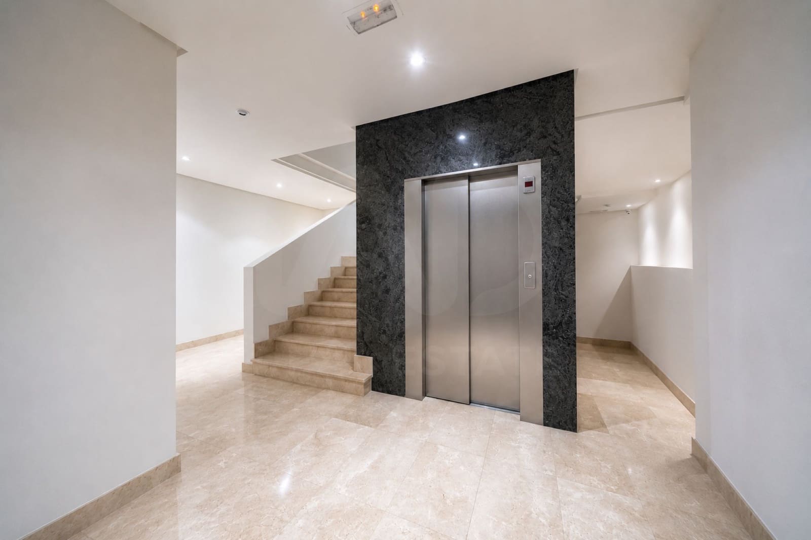 2 Zimmer Apartment zu verkaufen in Marbella mit Garage - 585.000 € (Ref: 10029910)