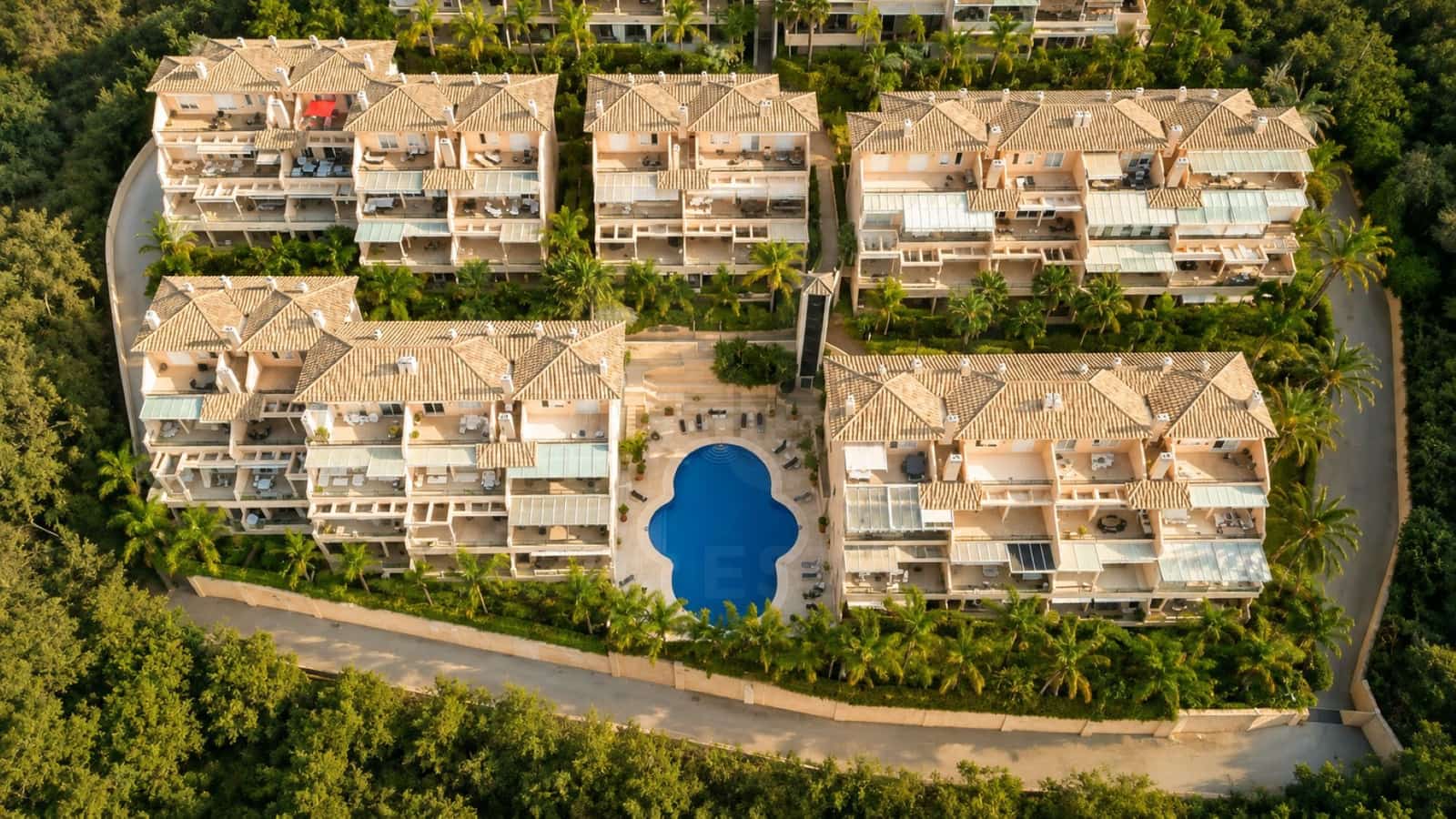 2 Zimmer Apartment zu verkaufen in Marbella mit Garage - 585.000 € (Ref: 10029910)