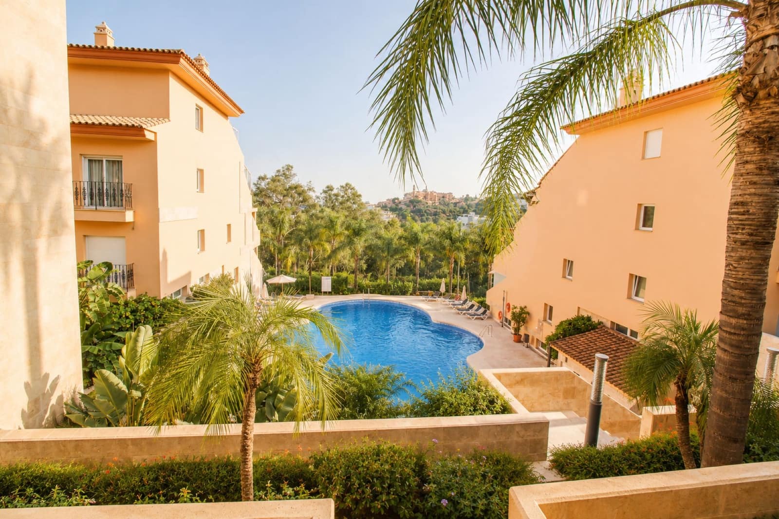 2 Zimmer Apartment zu verkaufen in Marbella mit Garage - 585.000 € (Ref: 10029910)
