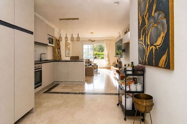 3 quarto Apartamento para arrendar em Río Real, Marbella com piscina garagem - 2 500 € (Ref: 10029911)