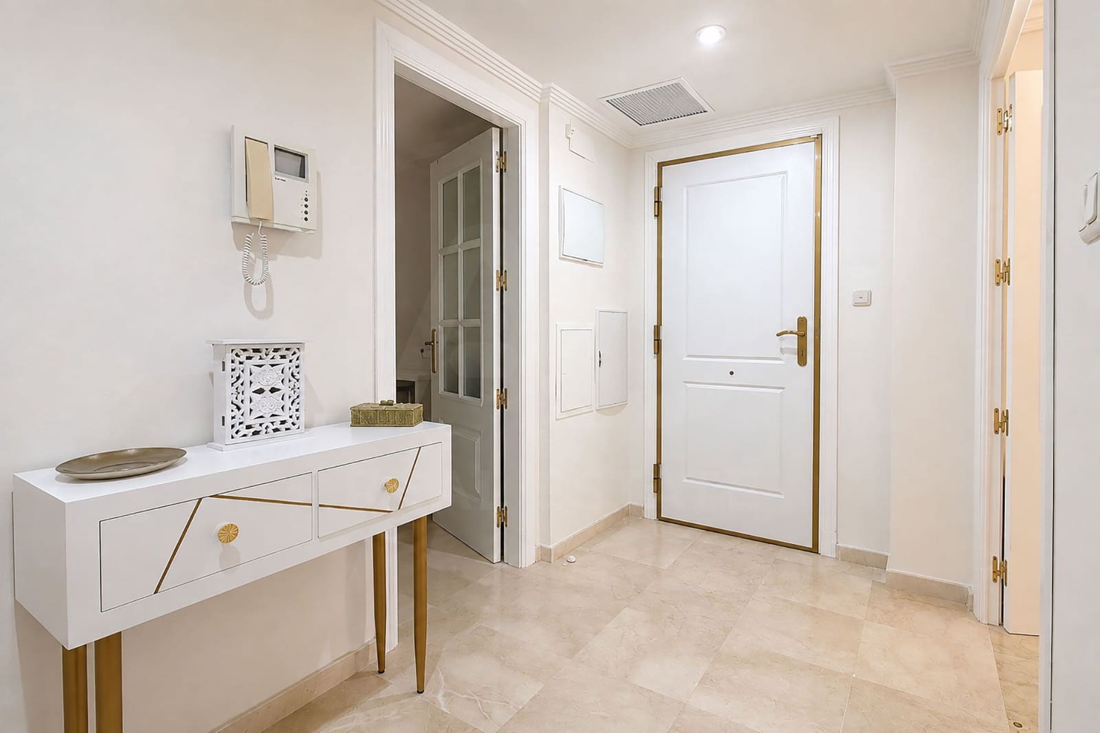 3 makuuhuone Huoneisto vuokrattavana paikassa Marbella mukana uima-altaan 
autotalli - 2 500 € (Ref: 10029911)