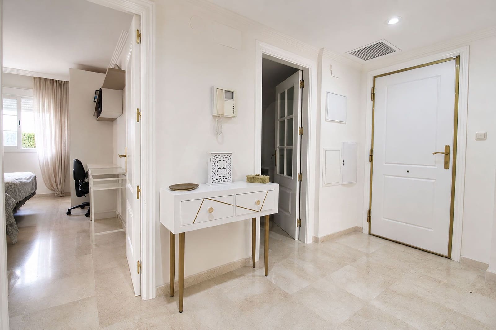 3 makuuhuone Huoneisto vuokrattavana paikassa Marbella mukana uima-altaan 
autotalli - 2 500 € (Ref: 10029911)