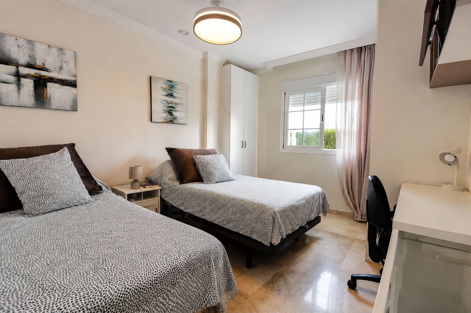 3 makuuhuone Huoneisto vuokrattavana paikassa Marbella mukana uima-altaan 
autotalli - 2 500 € (Ref: 10029911)