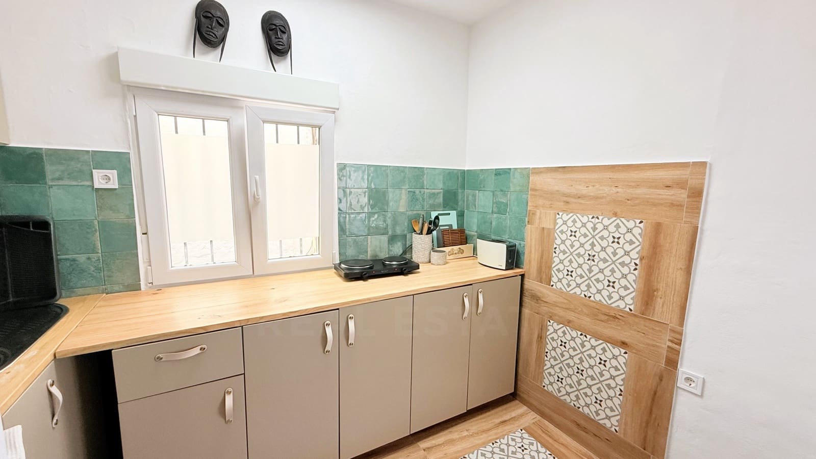 Kaupallinen myytävänä paikassa Tarifa - 1 479 000 € (Ref: 10029921)