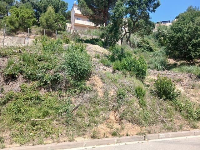 Tontti myytävänä paikassa Urbanitzacions del Nord, Lloret de Mar - 40 000 € (Ref: 10029923)
