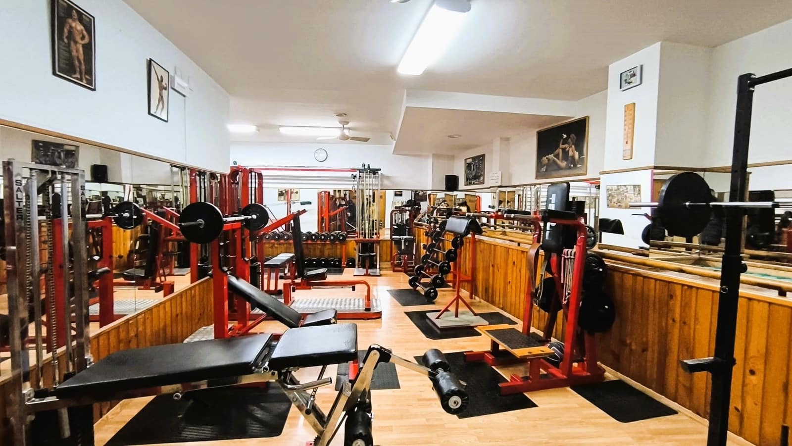 Commerciale in vendita in Leon citta - 190.000 € (Rif: 10030637)
