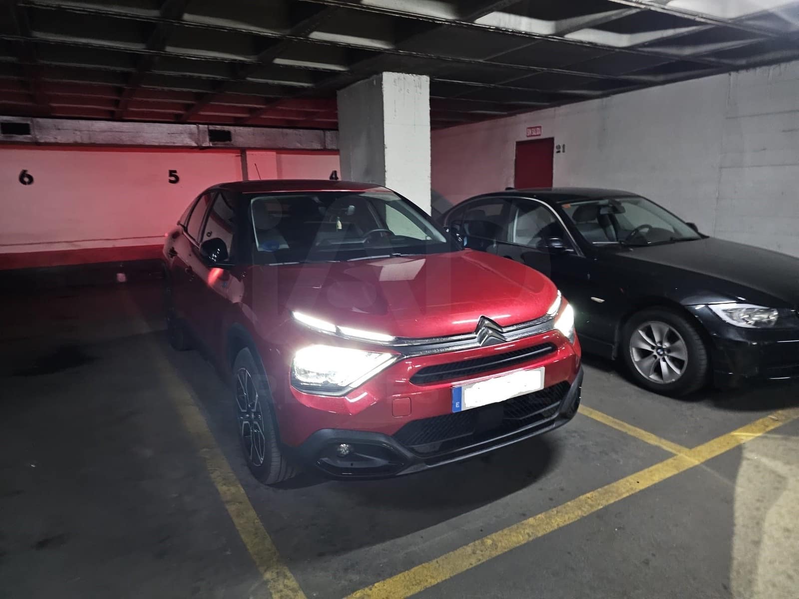 Local Commercial à louer à Leon ville avec garage - 100 € (Ref: 10030638)