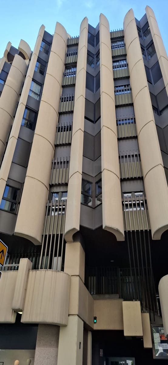 2 bedroom Apartment for rent in Leon city with garage - € 1,400 (Ref: 10031100)