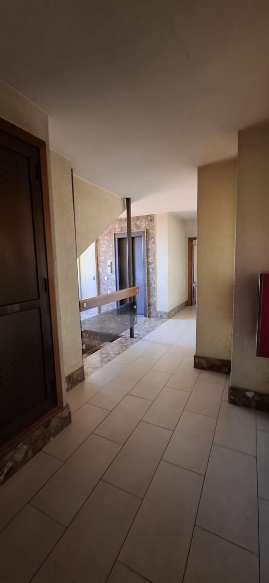 2 bedroom Apartment for rent in Leon city with garage - € 1,400 (Ref: 10031100)