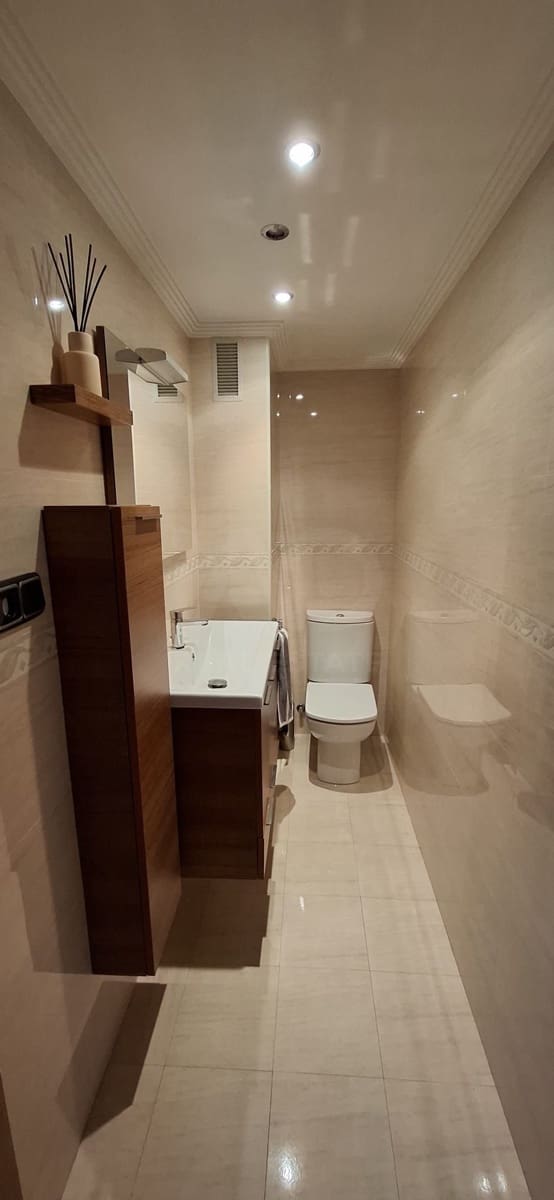 2 bedroom Apartment for rent in Leon city with garage - € 1,400 (Ref: 10031100)