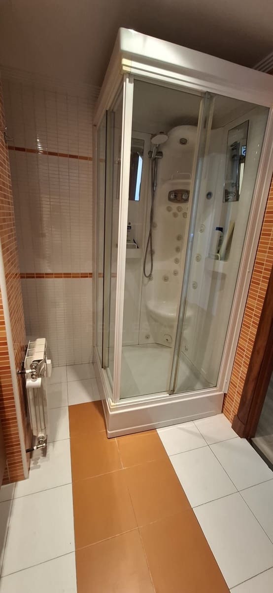 2 bedroom Apartment for rent in Leon city with garage - € 1,400 (Ref: 10031100)