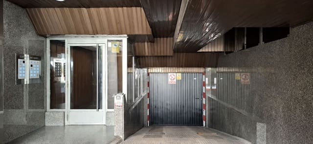 2 soveværelse Lejlighed til leje i León by med garage - € 1.400 (Ref: 10031100)