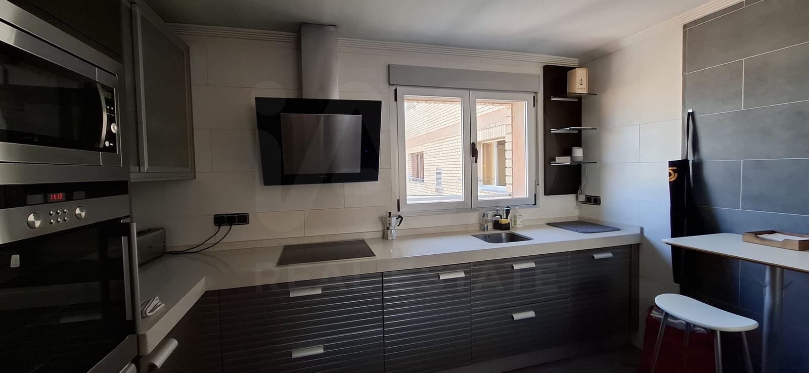 2 bedroom Apartment for rent in Leon city with garage - € 1,400 (Ref: 10031100)