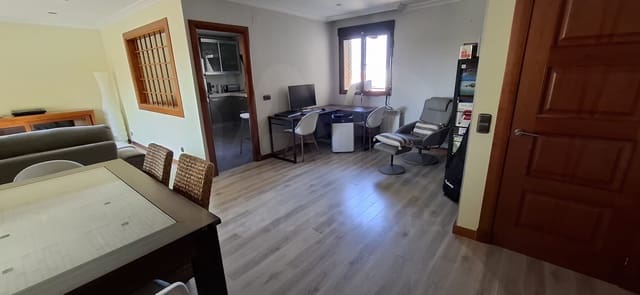 2 soveværelse Lejlighed til leje i León by med garage - € 1.400 (Ref: 10031100)