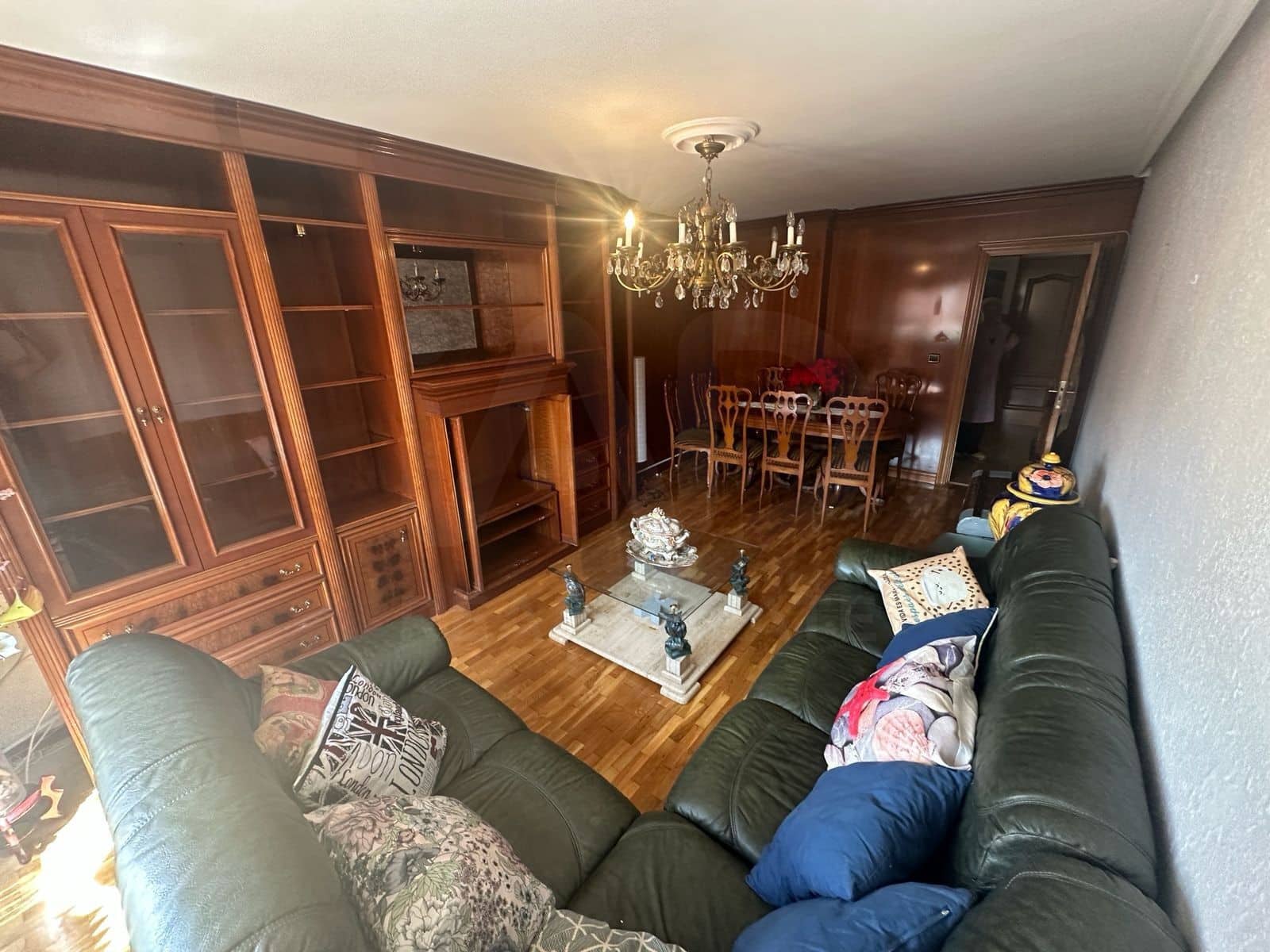Apartamento de 4 habitaciones en León ciudad en alquiler - 1.200 € (Ref: 10031101)