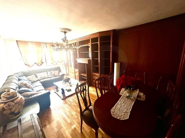 4 soverom Leilighet til leie i Leon by - € 1 200 (Ref: 10031101)