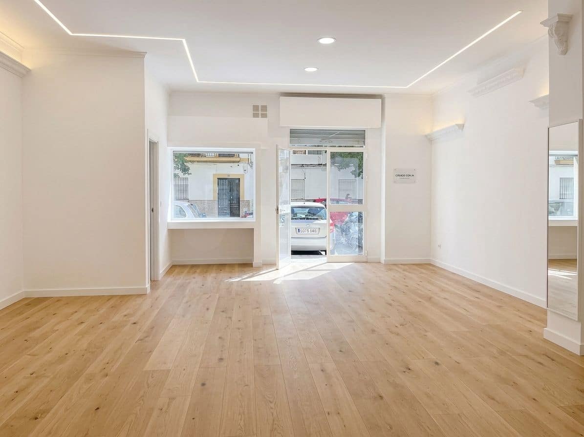 Kommersiell til leie i Malaga by - € 700 (Ref: 10031102)