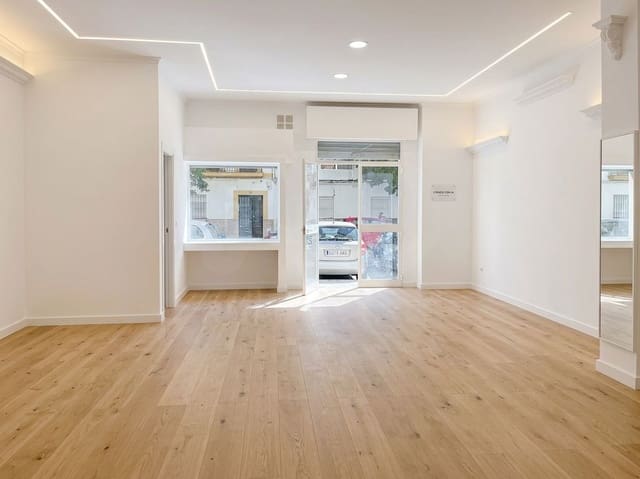 Kommersiell til leie i Cruz de Humilladero, Málaga by - € 700 (Ref: 10031102)