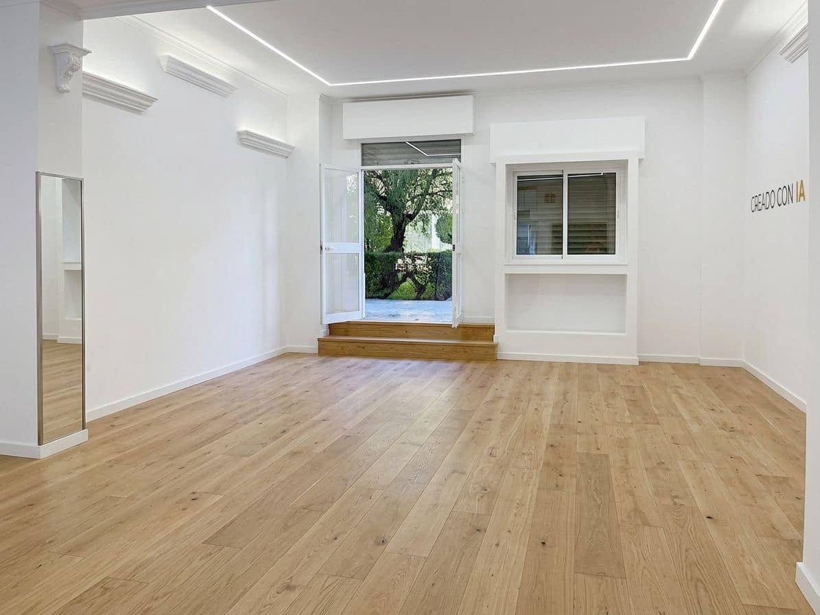 Kommersiell til leie i Malaga by - € 700 (Ref: 10031102)