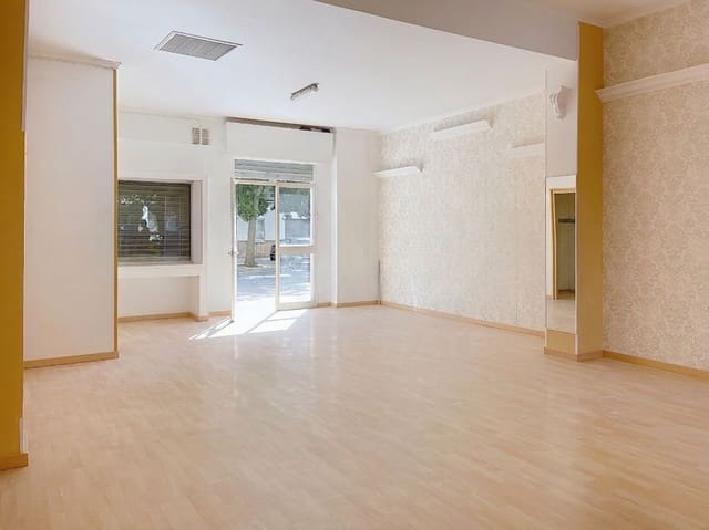 Kommersiell til leie i Cruz de Humilladero, Málaga by - € 700 (Ref: 10031102)