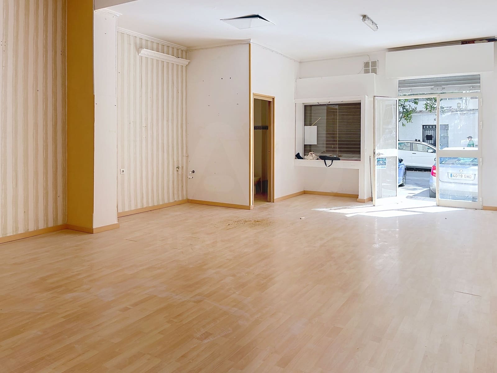 Kommersiell til leie i Malaga by - € 700 (Ref: 10031102)