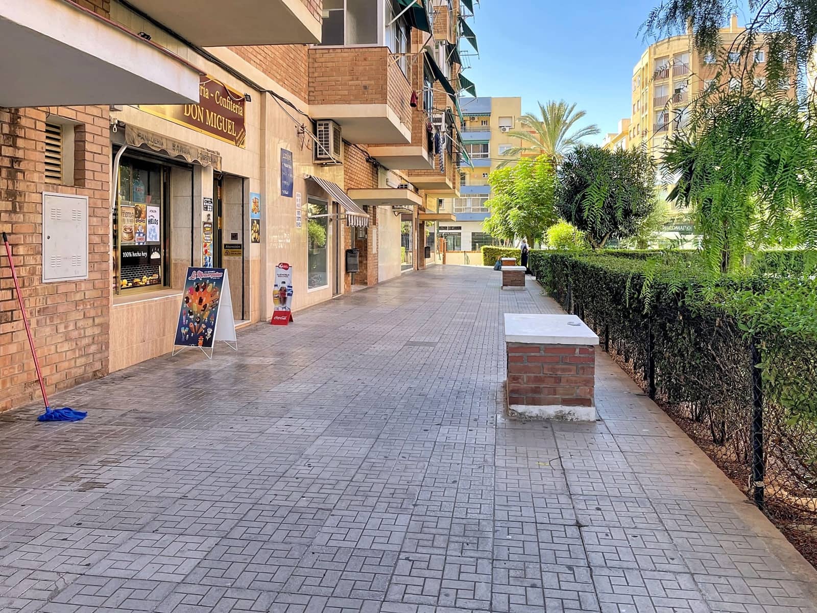Kommersiell til leie i Malaga by - € 700 (Ref: 10031102)