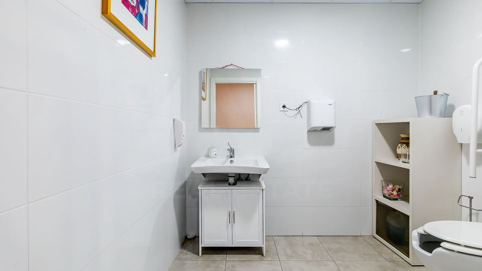 Local Comercial de 1 habitación en Madrid ciudad en alquiler - 2.000 € (Ref: 10031103)
