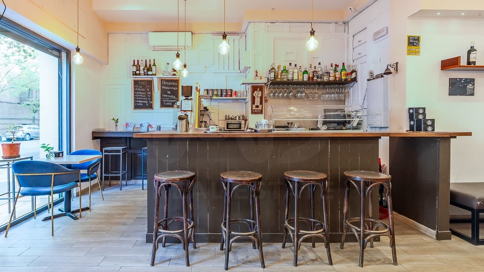 Local Comercial de 1 habitación en Madrid ciudad en alquiler - 2.000 € (Ref: 10031103)
