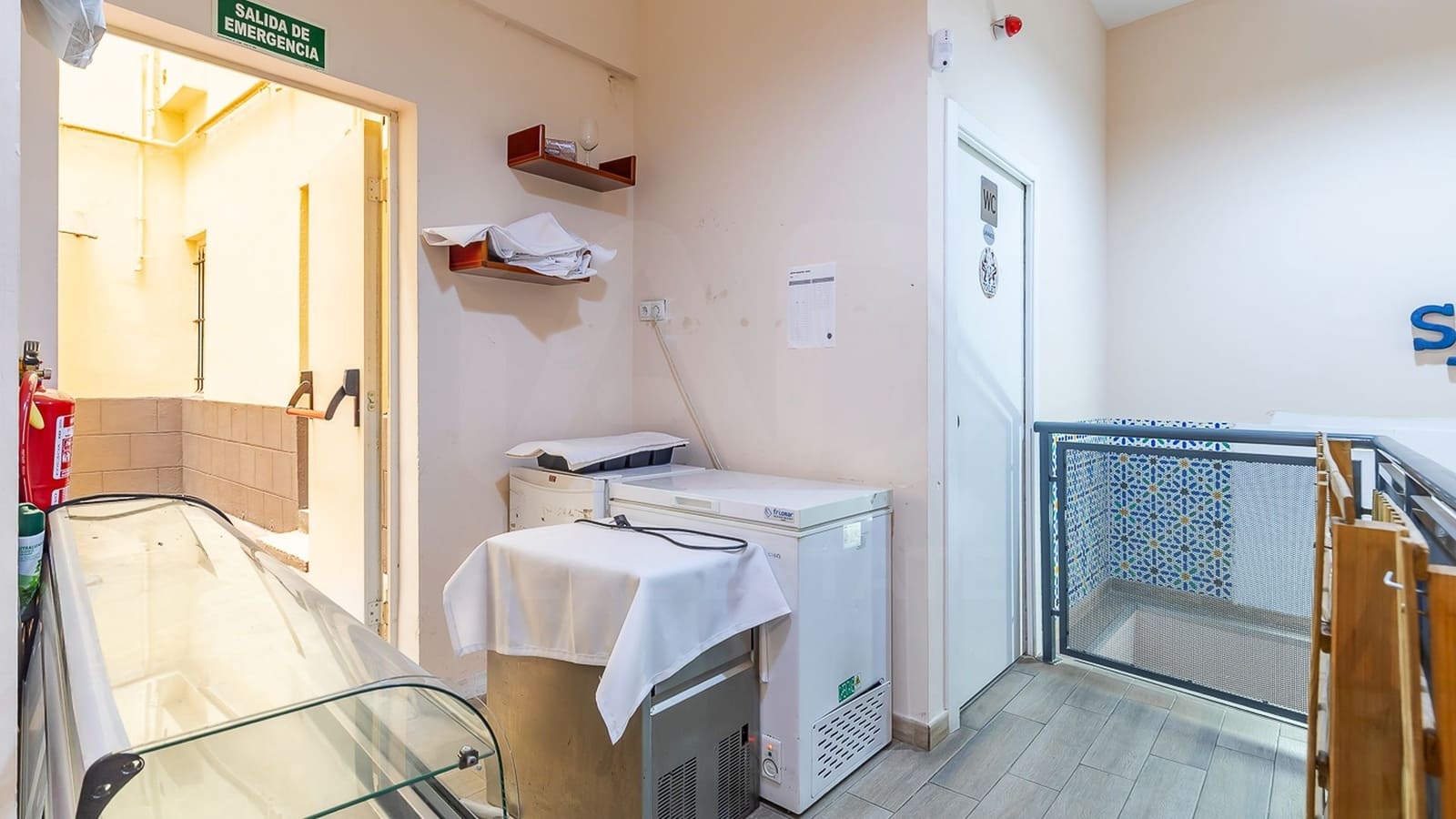 Local Comercial de 1 habitación en Madrid ciudad en alquiler - 2.000 € (Ref: 10031103)