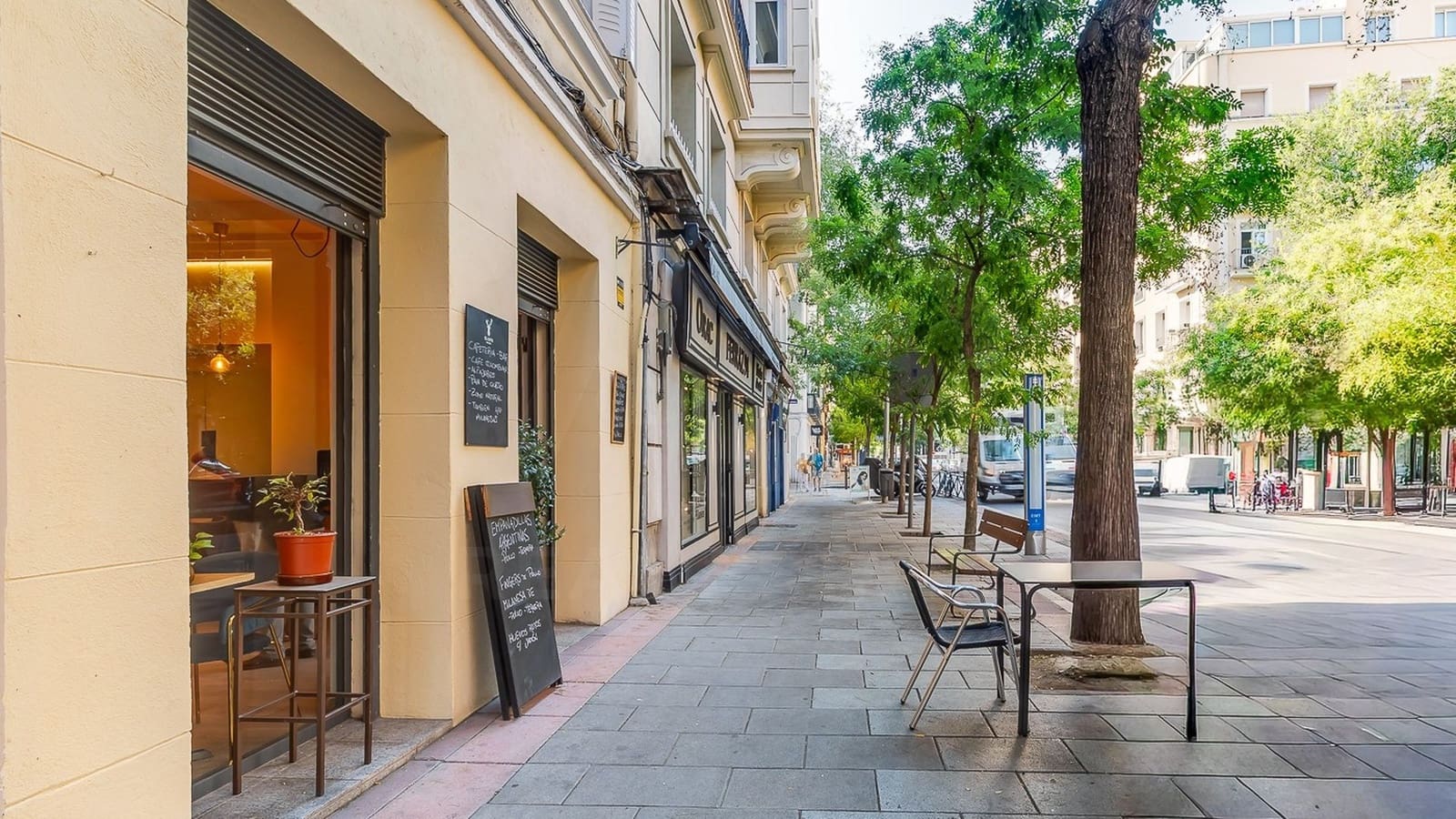 Local Comercial de 1 habitación en Madrid ciudad en alquiler - 2.000 € (Ref: 10031103)
