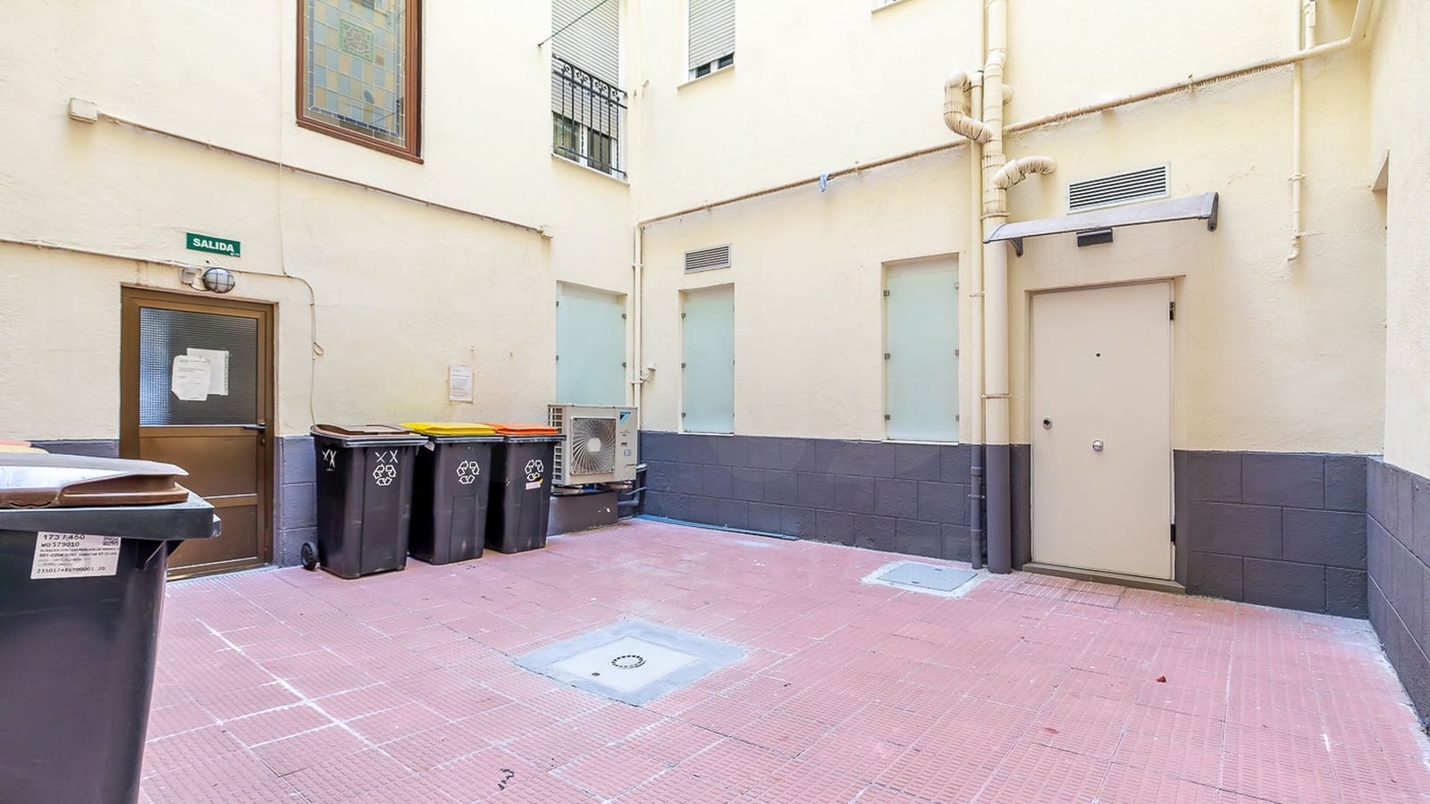Local Comercial de 1 habitación en Madrid ciudad en alquiler - 2.000 € (Ref: 10031103)