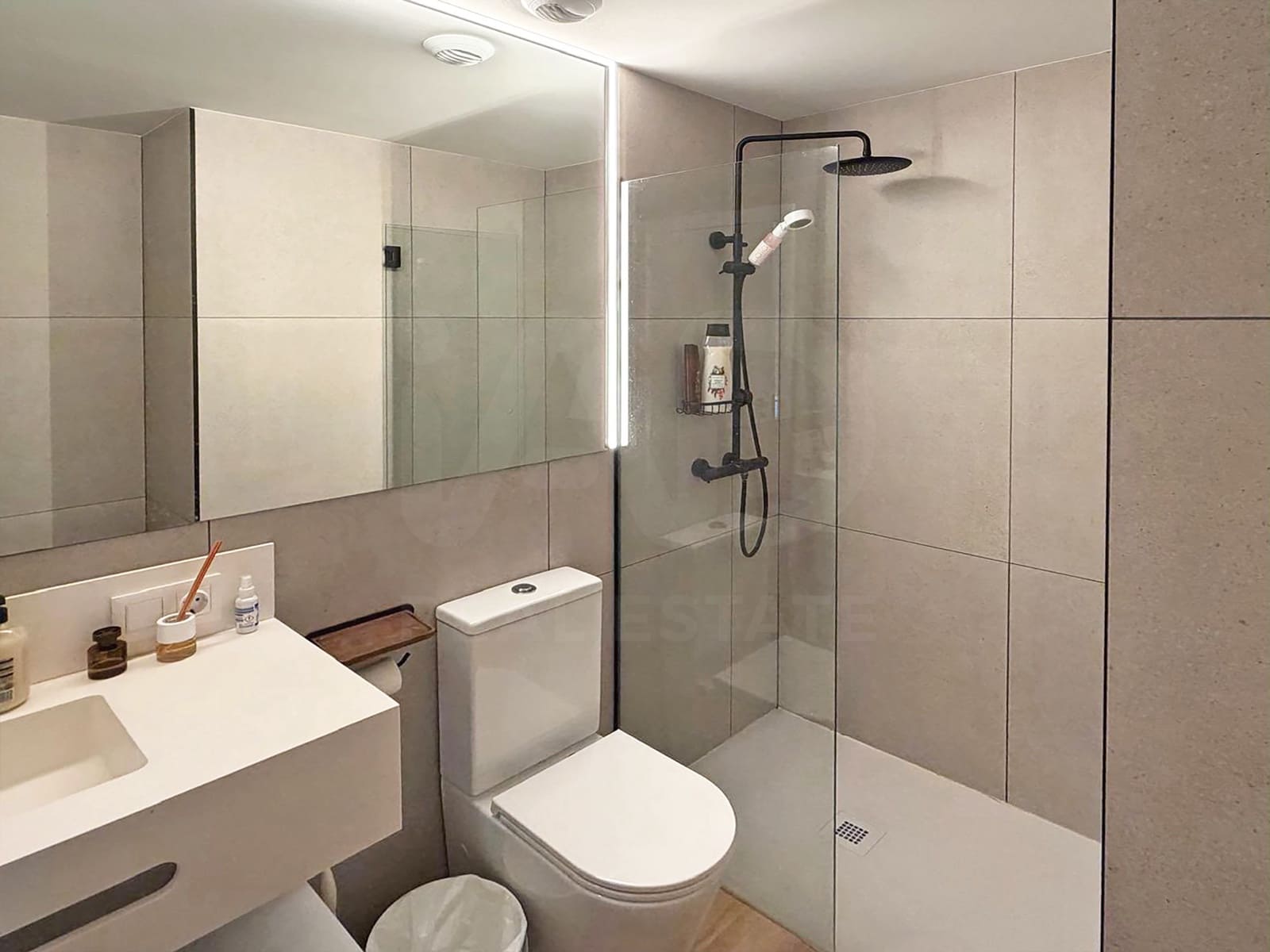 2 makuuhuone Huoneisto myytävänä paikassa Barcelona kaupunki mukana uima-altaan - 435 000 € (Ref: 10031180)