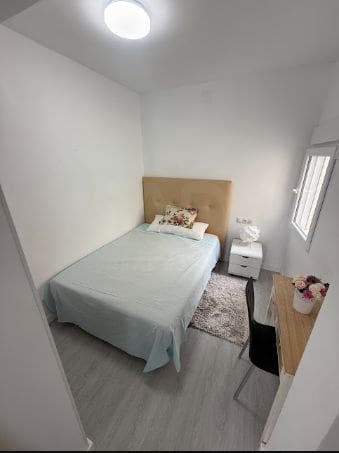 2 slaapkamer Penthouse te koop in Alicante stad - € 150.000 (Ref: 10031181)