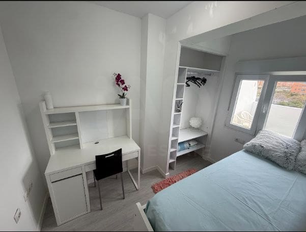 2 slaapkamer Penthouse te koop in Alicante stad - € 150.000 (Ref: 10031181)