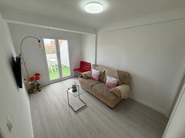 2 slaapkamer Penthouse te koop in Alicante stad - € 150.000 (Ref: 10031181)