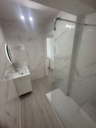 2 slaapkamer Penthouse te koop in Alicante stad - € 150.000 (Ref: 10031181)