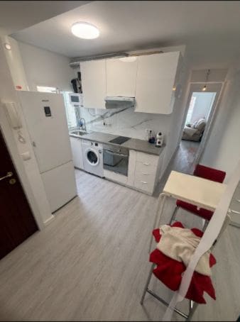 2 slaapkamer Penthouse te koop in San Agustín, Alicante stad - € 150.000 (Ref: 10031181)