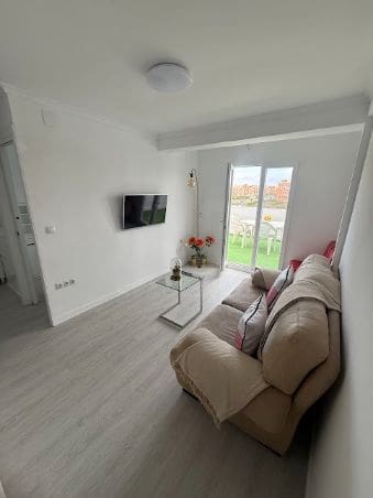 2 slaapkamer Penthouse te koop in Alicante stad - € 150.000 (Ref: 10031181)