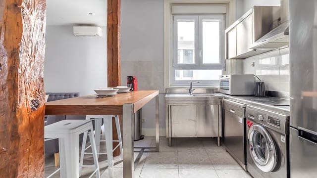Apartamento de 4 habitaciones en Madrid ciudad en alquiler - 3.250 € (Ref: 10031377)