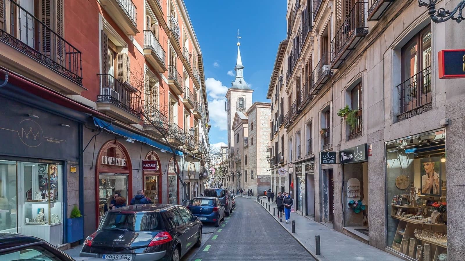 Apartamento de 4 habitaciones en Madrid ciudad en alquiler - 3.250 € (Ref: 10031377)