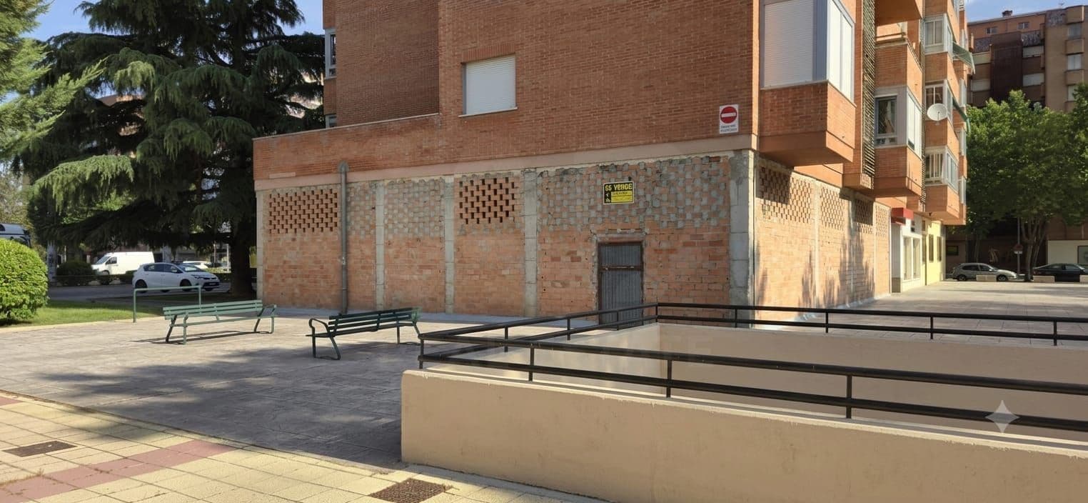 Commercial for sale in Aranda de Duero - € 168,900 (Ref: 10031378)