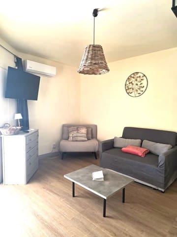 Lejlighed til leje i Salou - € 500 (Ref: 10031379)