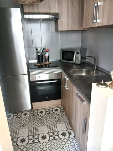 Lejlighed til leje i Salou - € 500 (Ref: 10031379)