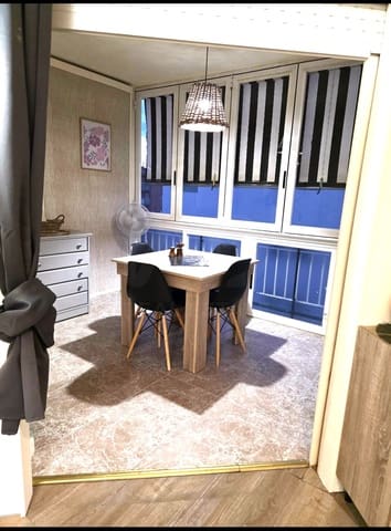 Lejlighed til leje i Salou - € 500 (Ref: 10031379)